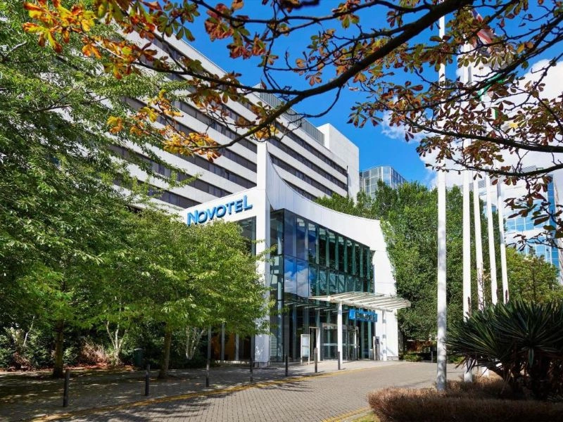 Novotel London West 4*