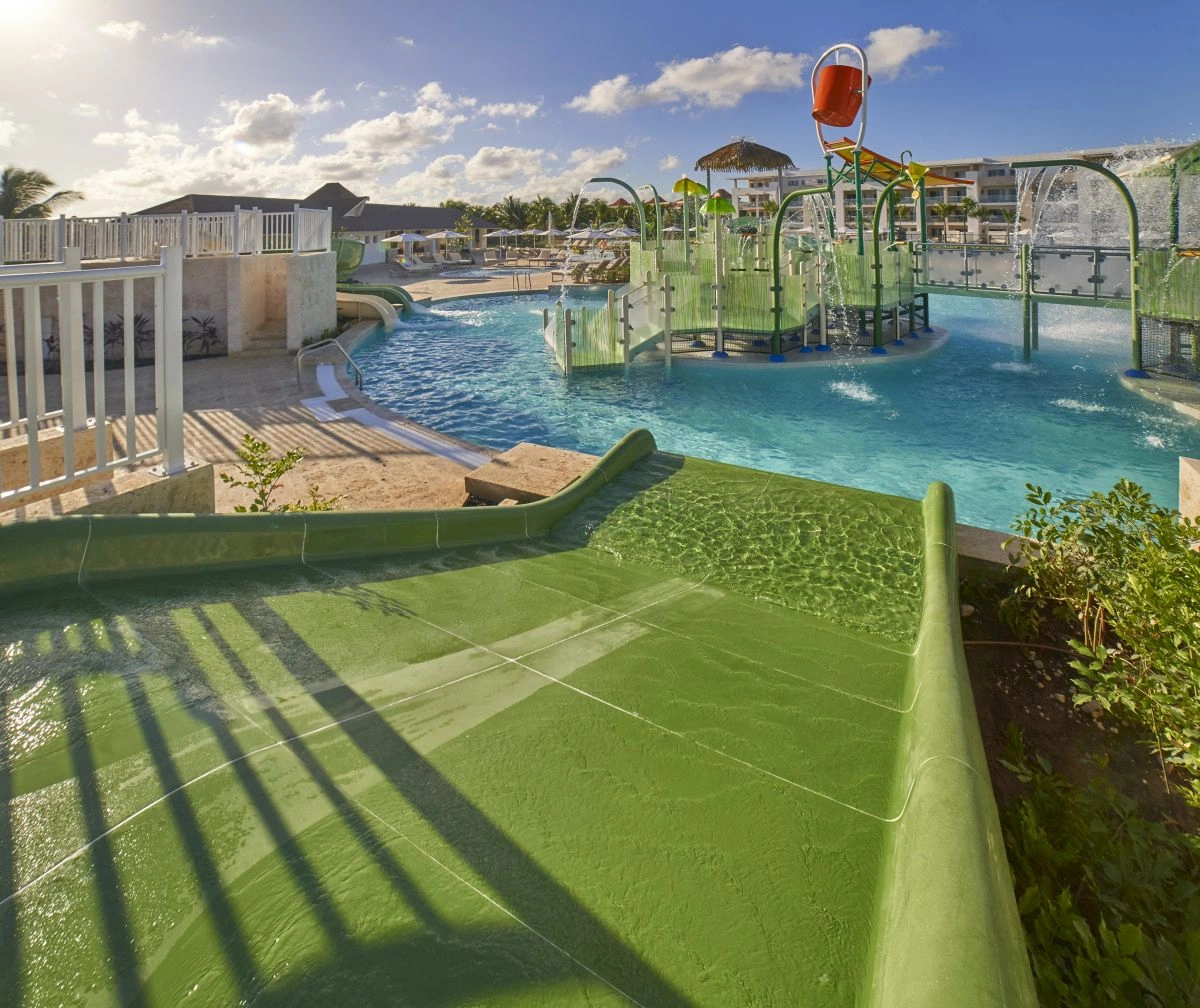 09_Aquazone_Water_Park.jpg