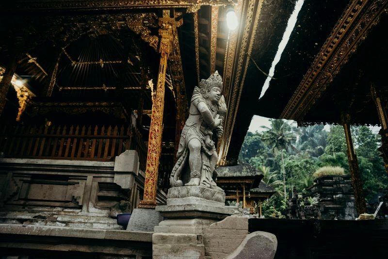 Circuit Bali, Terre de Sérénité Et Séjour Au Bali Beach Hotel The Heritage Collection 5*