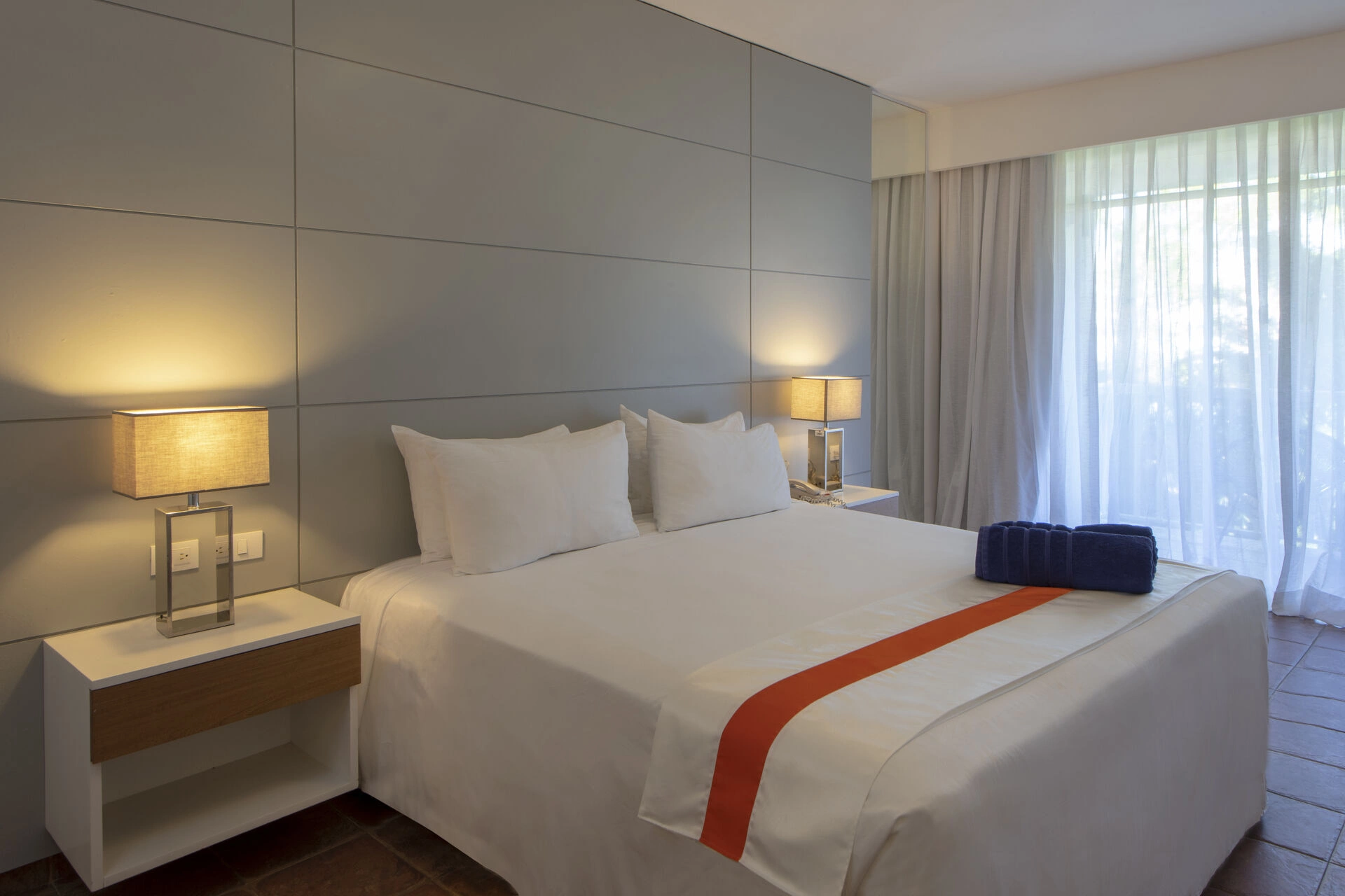 sup-room_46217563514_o.jpg