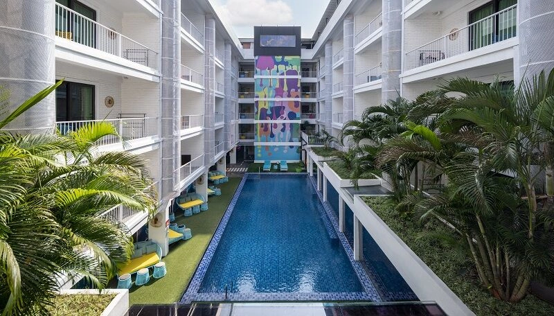 Pool_3.jpg