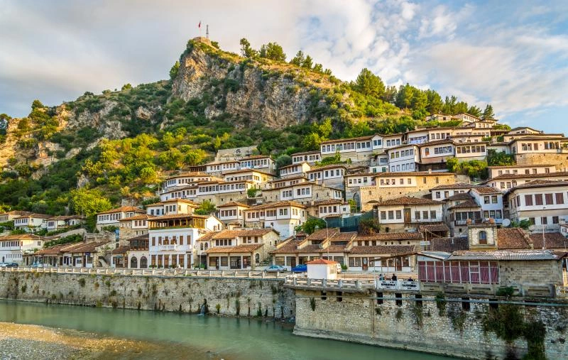 Berat_ville_AdobeStock_68794794.jpg