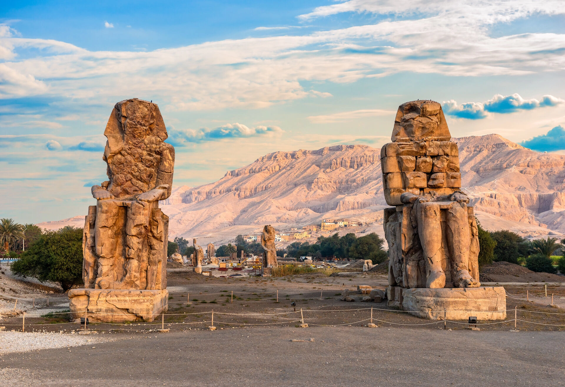 Colosses_Memnon.jpeg