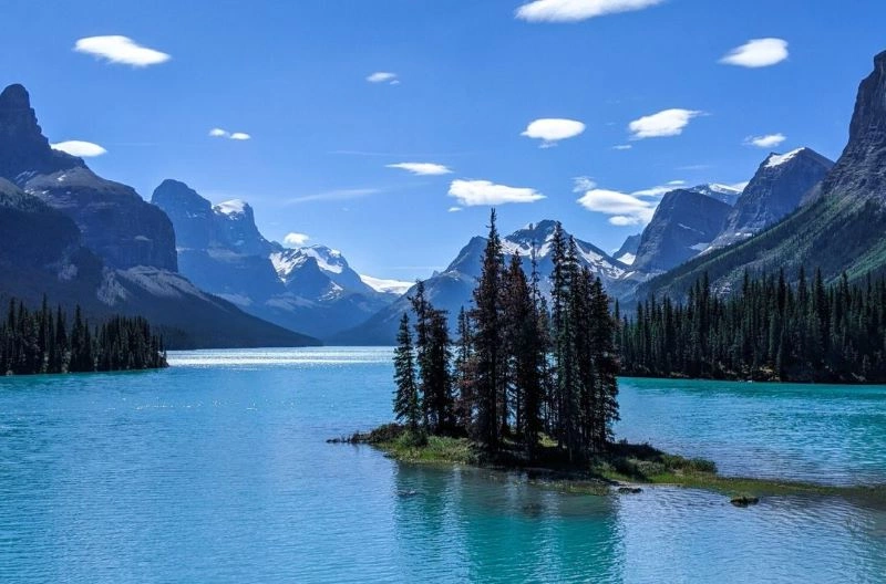J6_JASPER_MALIGNE_LAKE2.jpg