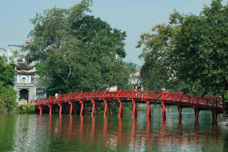 Hanoi_-_The_Huc_Bridge.png