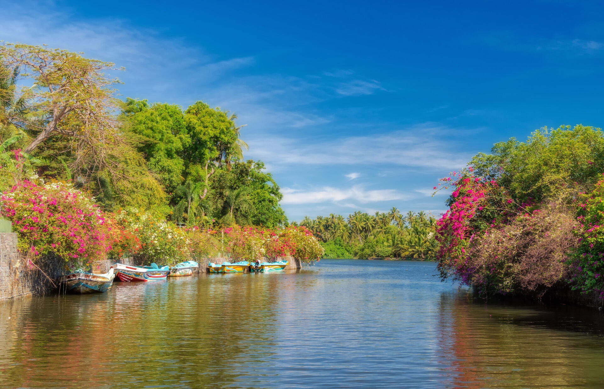 Negombo_canal_AdobeStock_204570841.jpeg