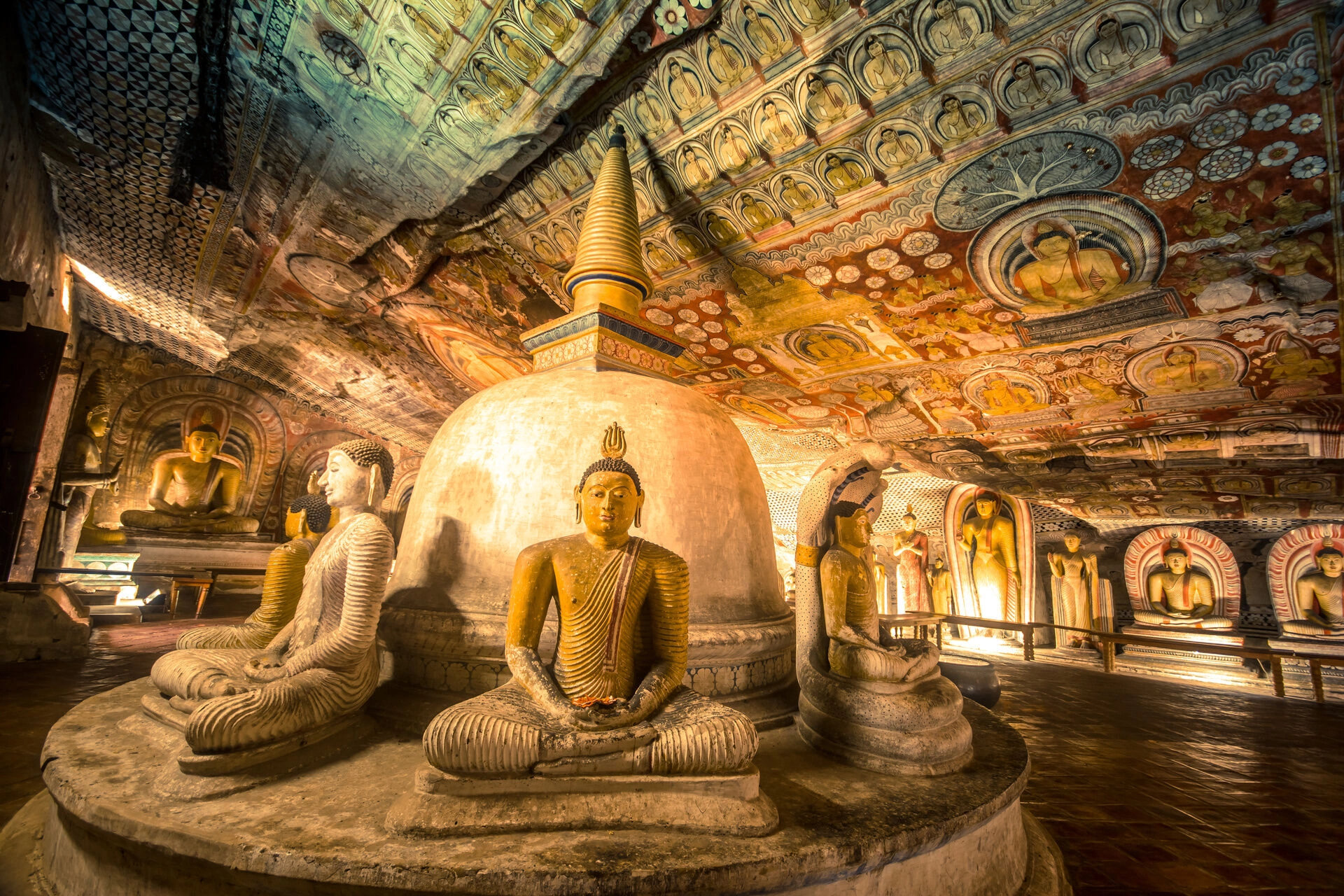 Dambulla_Cave_Temple_AdobeStock_82837178.jpeg