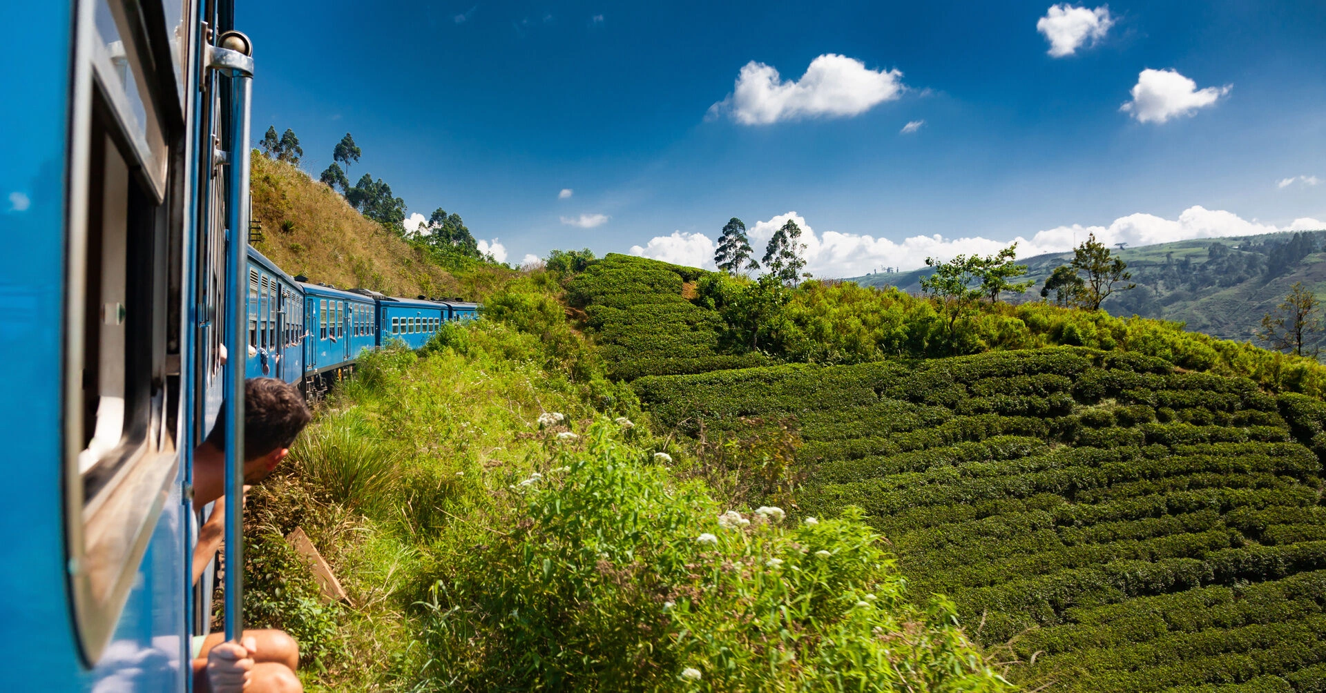 Nuwara_Eliya_Kandy_train_AdobeStock_237444370.jpeg