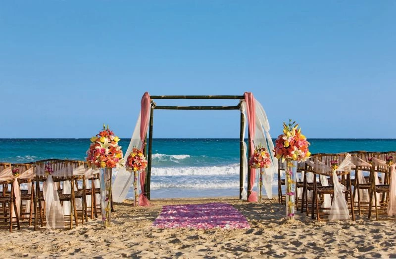 03_Wedding_beach.jpg