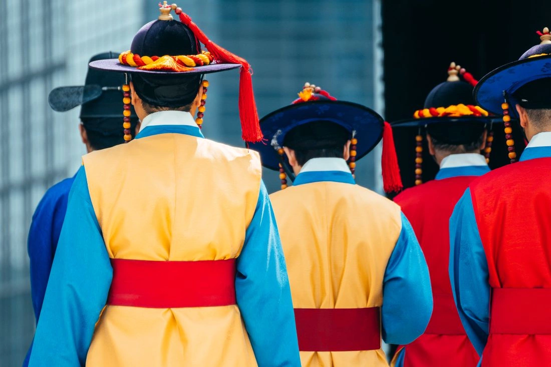 Militaires_de__Sungnyemun_-_Seoul.jpg