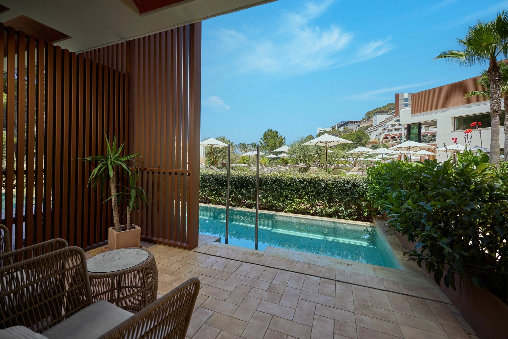 Club-Cala-San-Miguel-rm2004-Terrace-01.jpg