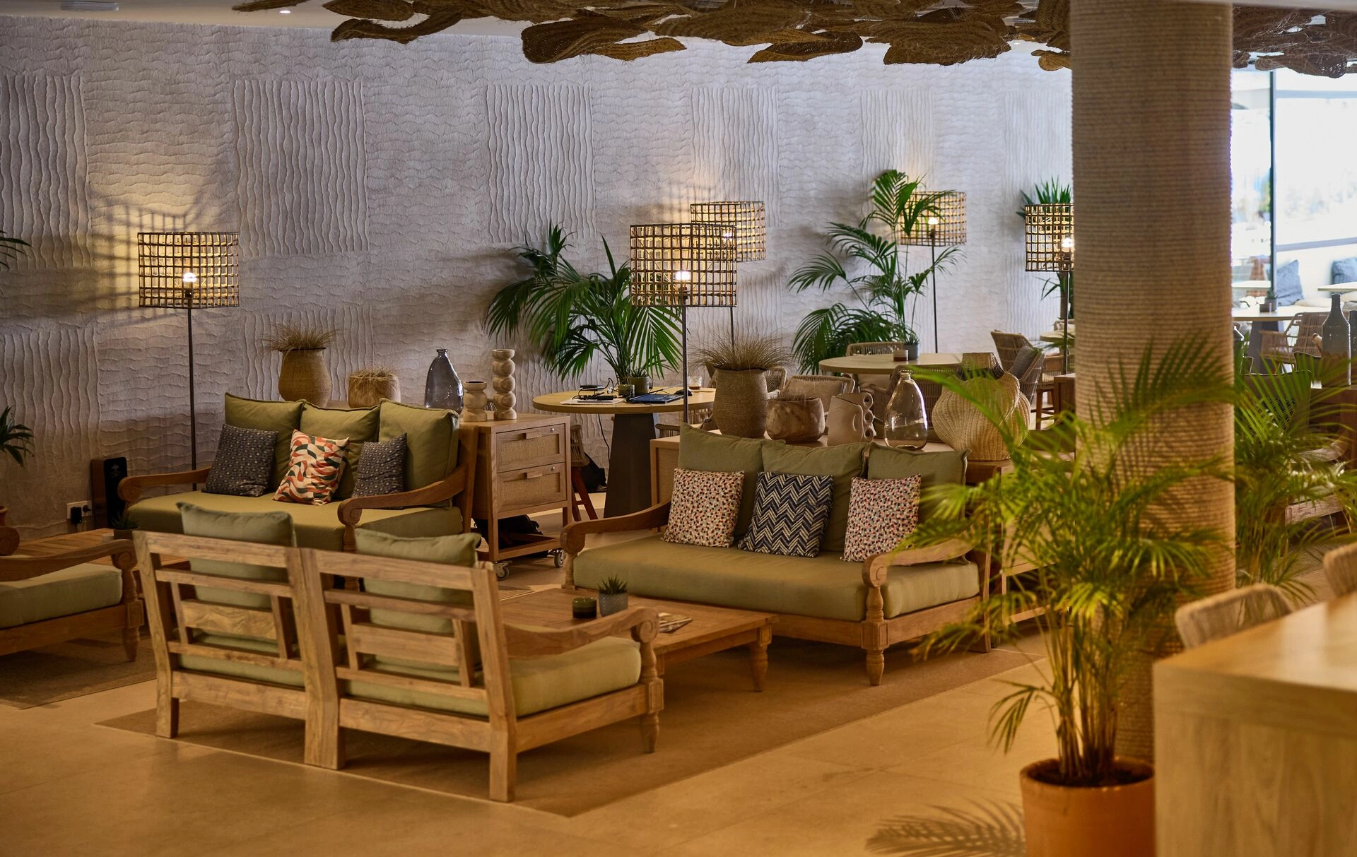 Club-Cala-San-Miguel-Lobby-Details-01.jpg