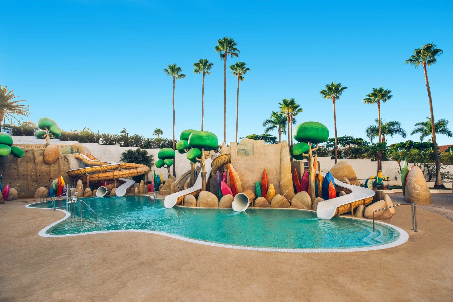 IBSTAR_BOU_IB_POOL_KIDS_D1908_001.jpg