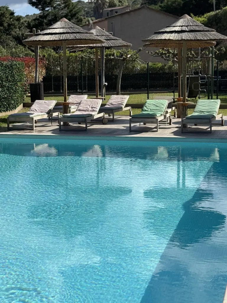  Évasion Corse : Votre Séjour de Rêve dans notre Résidence 3 Étoiles, villa pour 6 personnes, Vue Mer