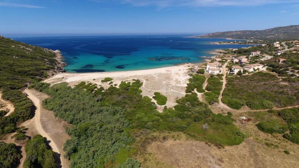  Évasion Corse : Votre Séjour de Rêve dans notre Résidence 3 Étoiles, villa pour 6 personnes, Vue Mer