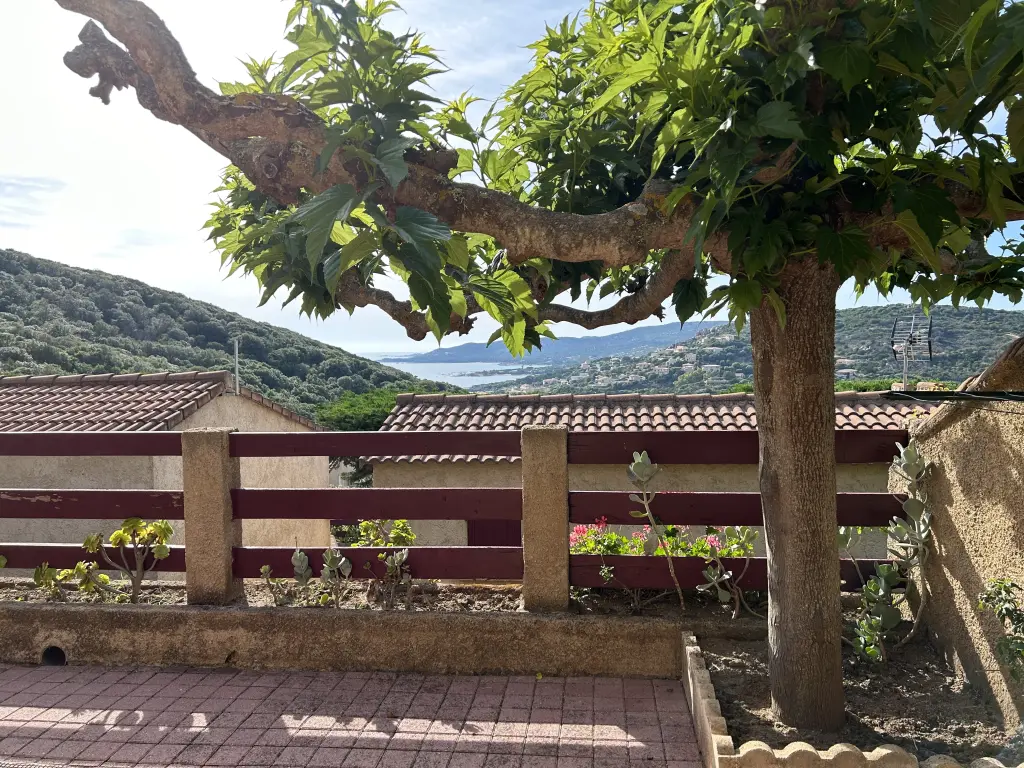  Évasion Corse : Votre Séjour de Rêve dans notre Résidence 3 Étoiles, villa pour 6 personnes, Vue Mer