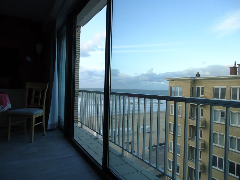 Appartement 1 chambre, vue latérale sur mer à Saint-Idesbald