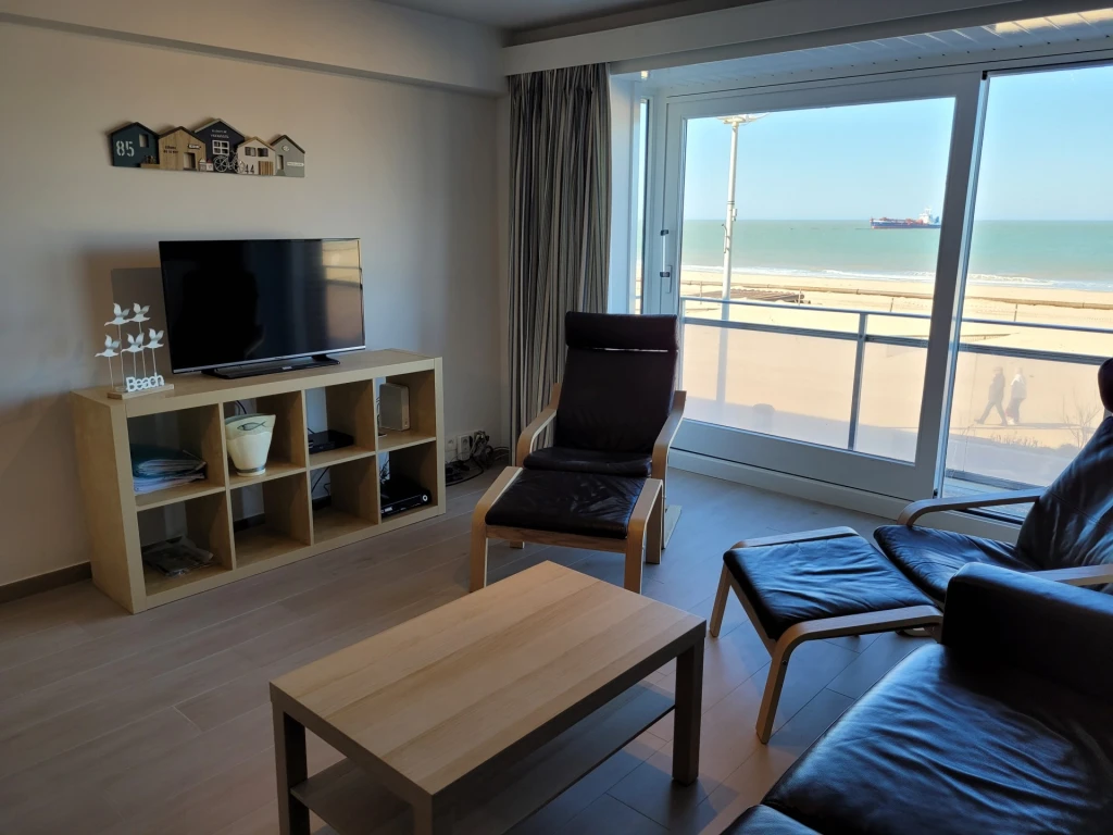 Saint Idesbald beaux appartements 2 ou 3 chambres à louer vue sur mer, digue et parking privé