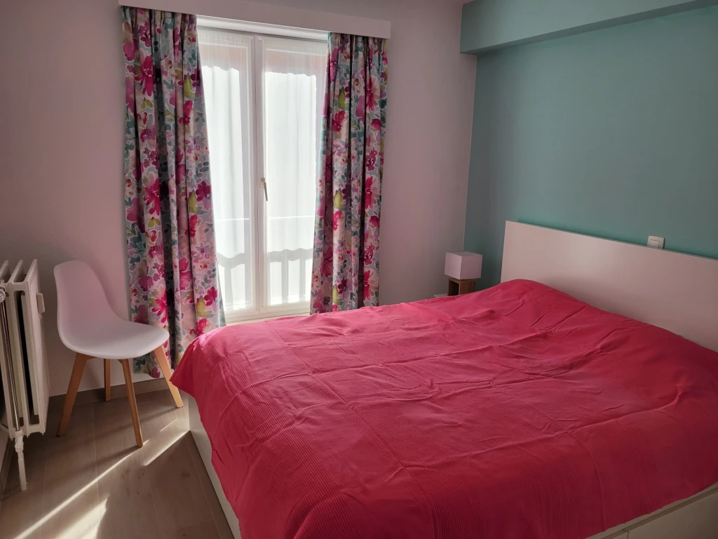 Saint Idesbald beaux appartements 2 ou 3 chambres à louer vue sur mer, digue et parking privé