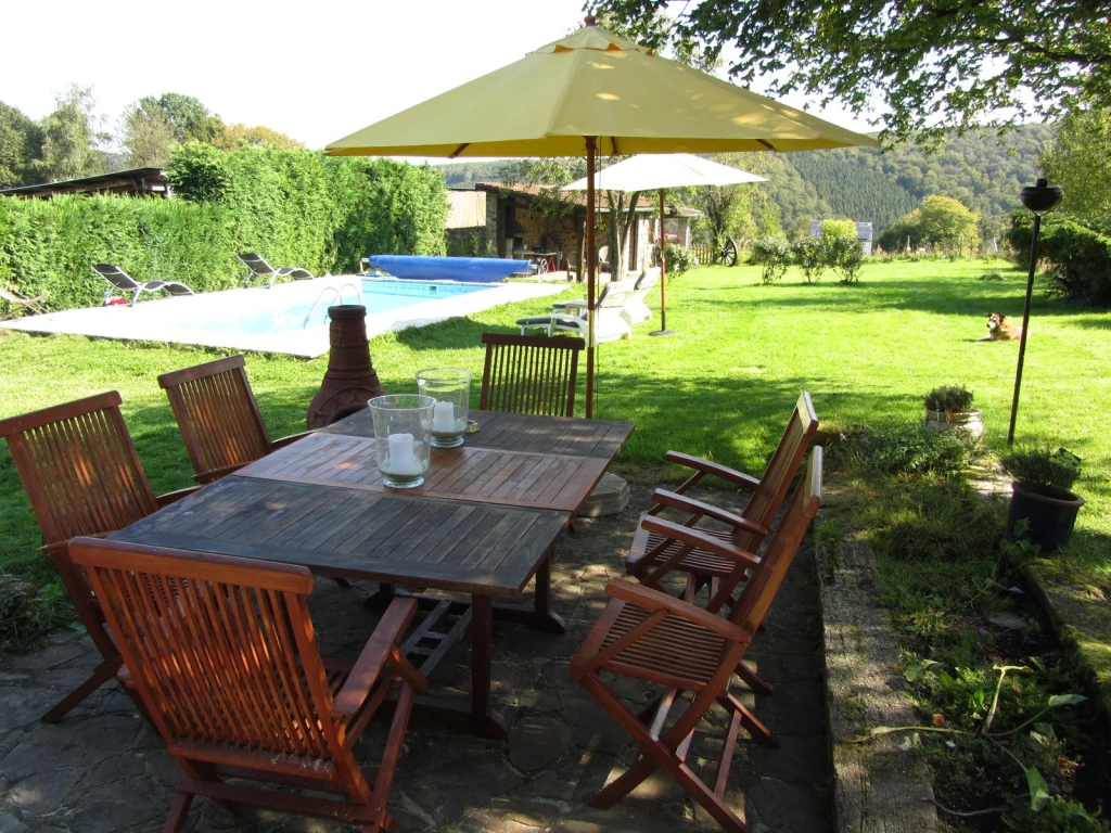 Vaste et typique maison Ardennaise, grand confort