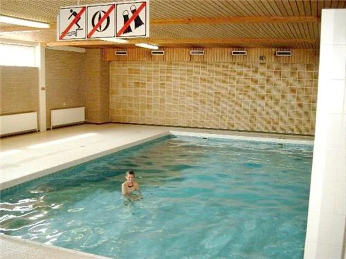Studio vue mer avec piscine, sauna, salle de jeux et fitness