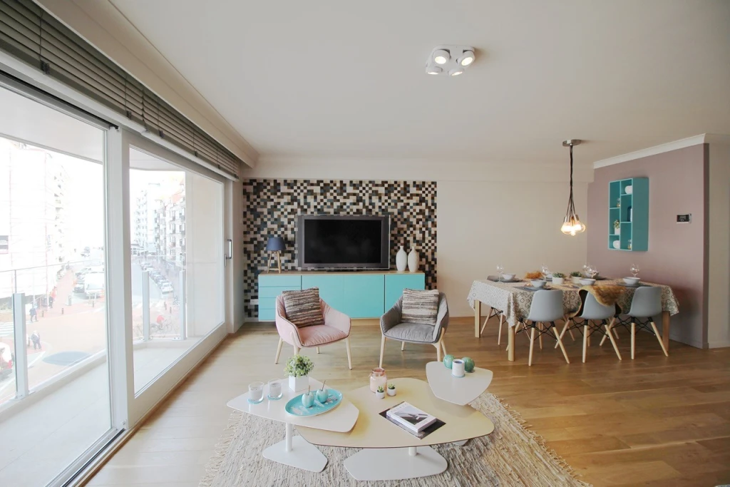 Knokke 1. Superbe appartement rénové, terrasse vue mer, parking