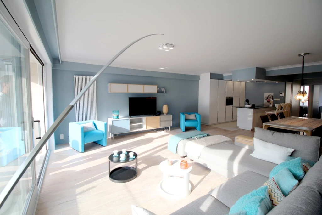 Knokke 2. Superbe appartement rénové, terrasse vue mer, parking