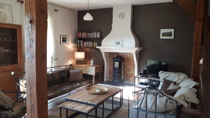 Jolie maison de charme avec jardin à l'anglaise et piscine