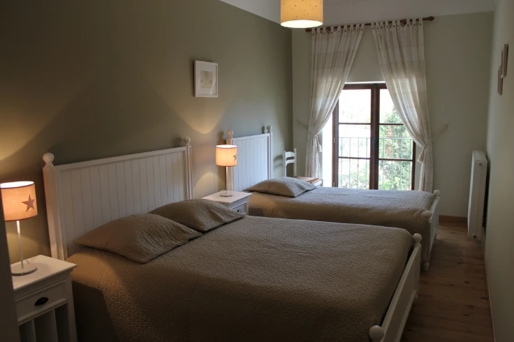 Jolie maison de charme avec jardin à l'anglaise et piscine