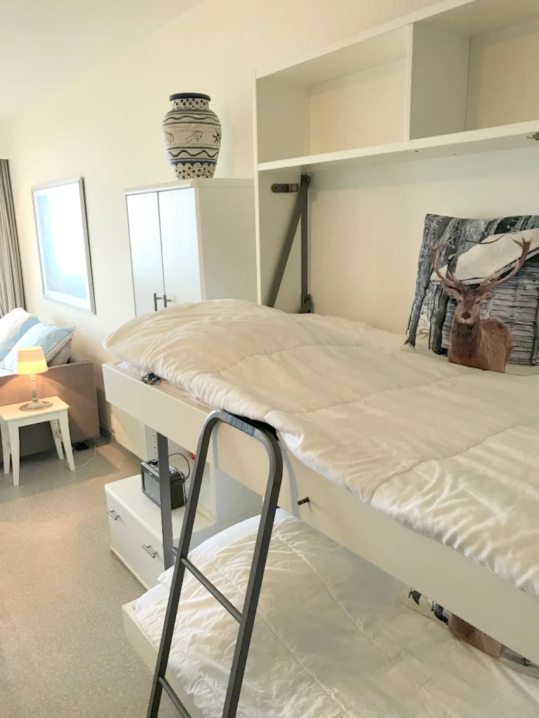 Studio avec vue frontale sur la mer et grande terrasse