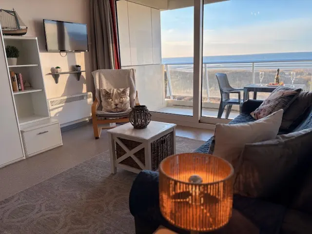 Studio avec vue frontale sur la mer et grande terrasse