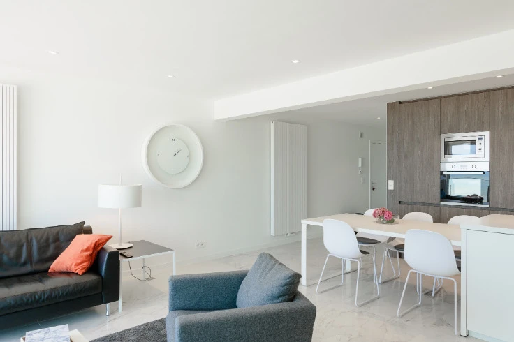 BELLE VUE. APPARTEMENT RENOVÉ AVEC VUE FRONTALE SUR MER ! TOP!