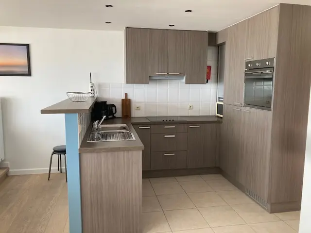 Penthouse de luxe à louer sur la digue à Nieuwpoort.  PRIX TOUT COMPRIS  (GARAGE, FRAIS)
