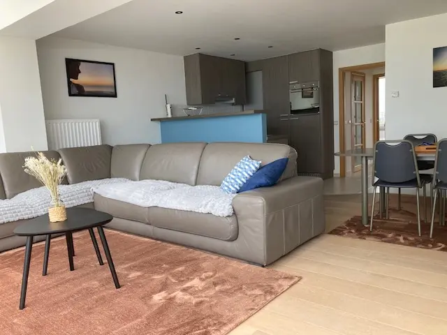 Penthouse de luxe à louer sur la digue à Nieuwpoort.  PRIX TOUT COMPRIS  (GARAGE, FRAIS)