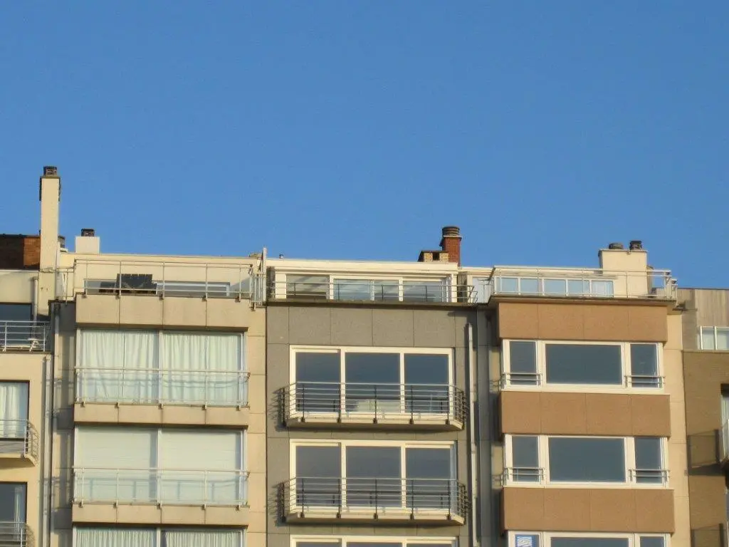 Penthouse de luxe à louer sur la digue à Nieuwpoort.  PRIX TOUT COMPRIS  (GARAGE, FRAIS)