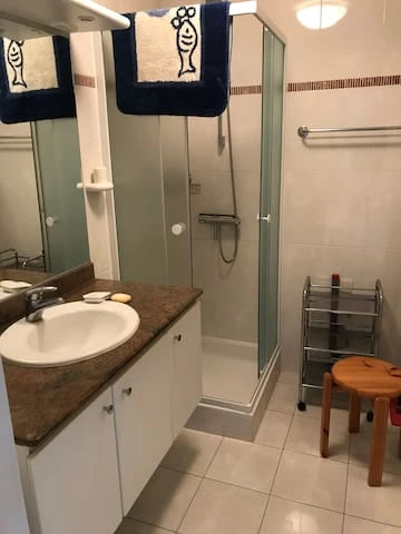 Appartement rénové chic et cosy avec vue frontale sur mer