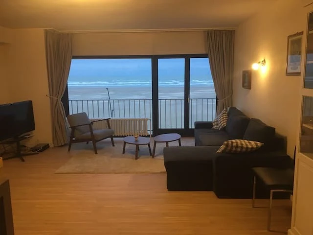 Appartement rénové chic et cosy avec vue frontale sur mer