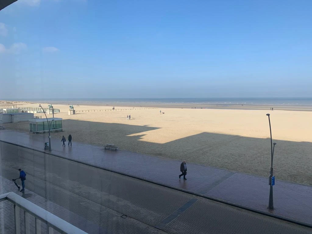 Appartement rénové chic et cosy avec vue frontale sur mer
