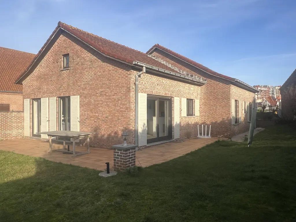 Westende, Villa 10 p dans les dunes et à 100 m de la plage