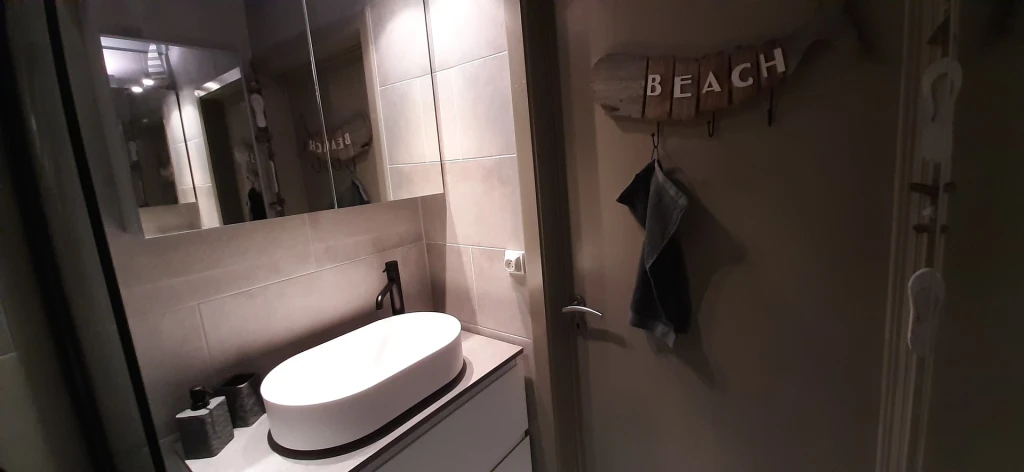 Appartement confortable sur la place de la plage de Mariakerke / Ostende