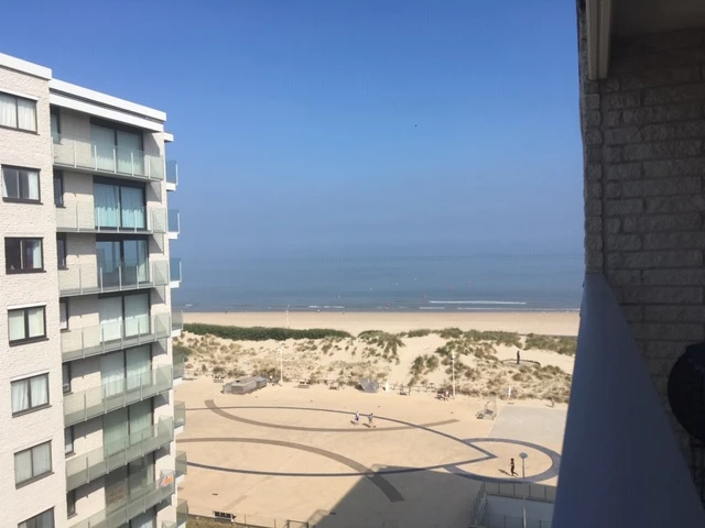 dernières disponibilités à prix baissé location 2026:  La Panne apart 3ch vue latérale mer (7ième) +garage inclus 