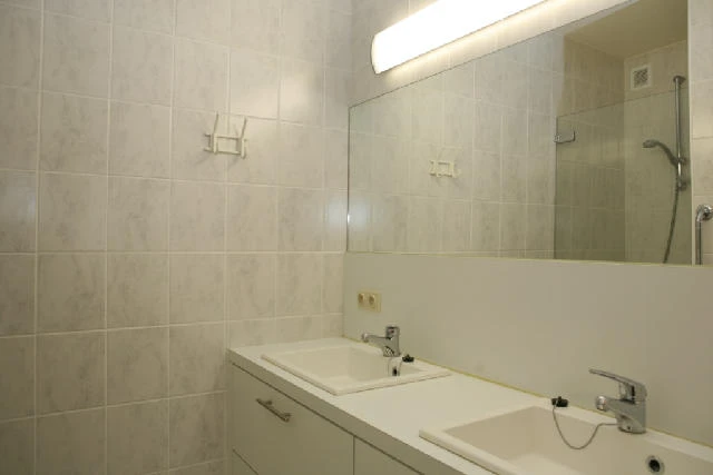 dernières disponibilités à prix baissé location 2026:  La Panne apart 3ch vue latérale mer (7ième) +garage inclus 