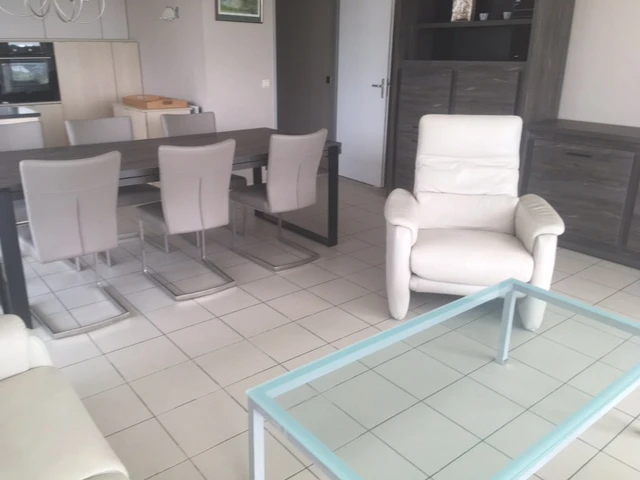 dernières disponibilités à prix baissé location 2026:  La Panne apart 3ch vue latérale mer (7ième) +garage inclus 