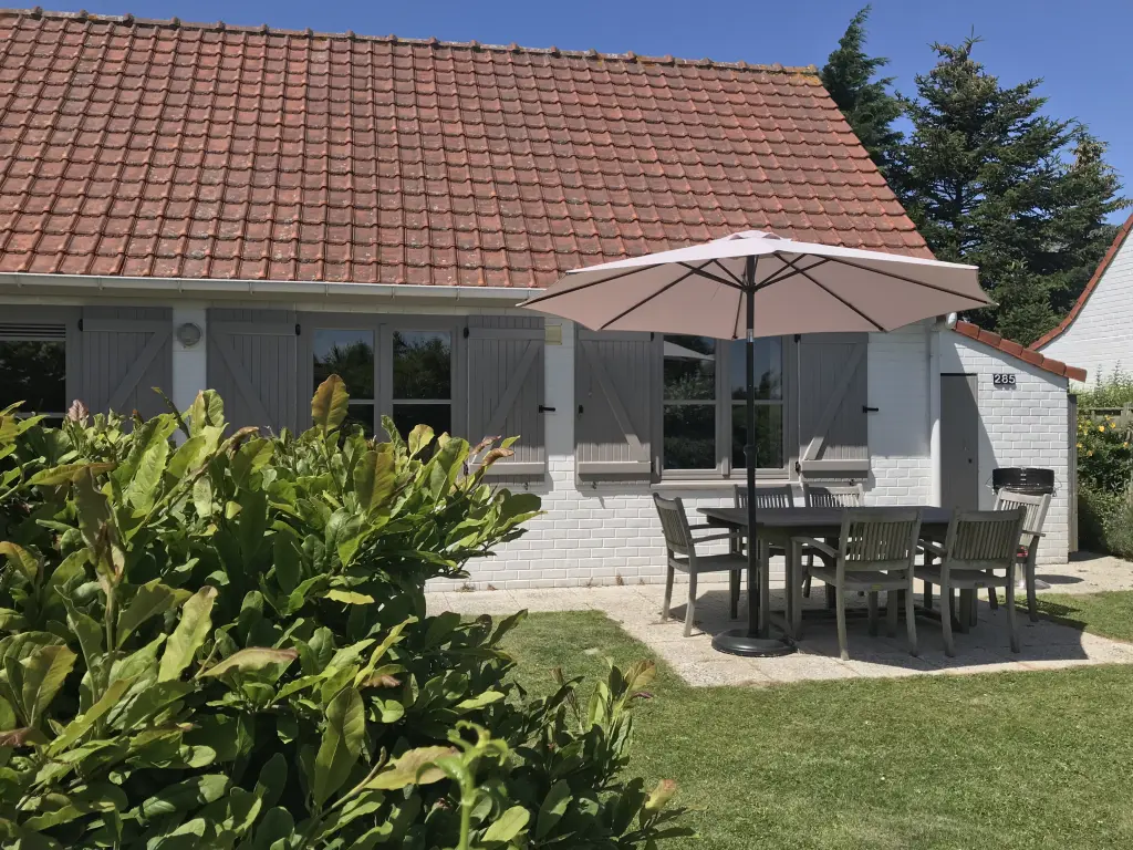 Pensez à vos vacances ou we dans adorable maison de vacances à la côte belge avec piscine, tennis