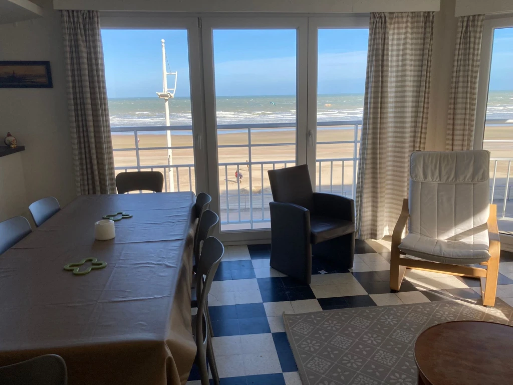 Bel appartement d’angle sur la digue