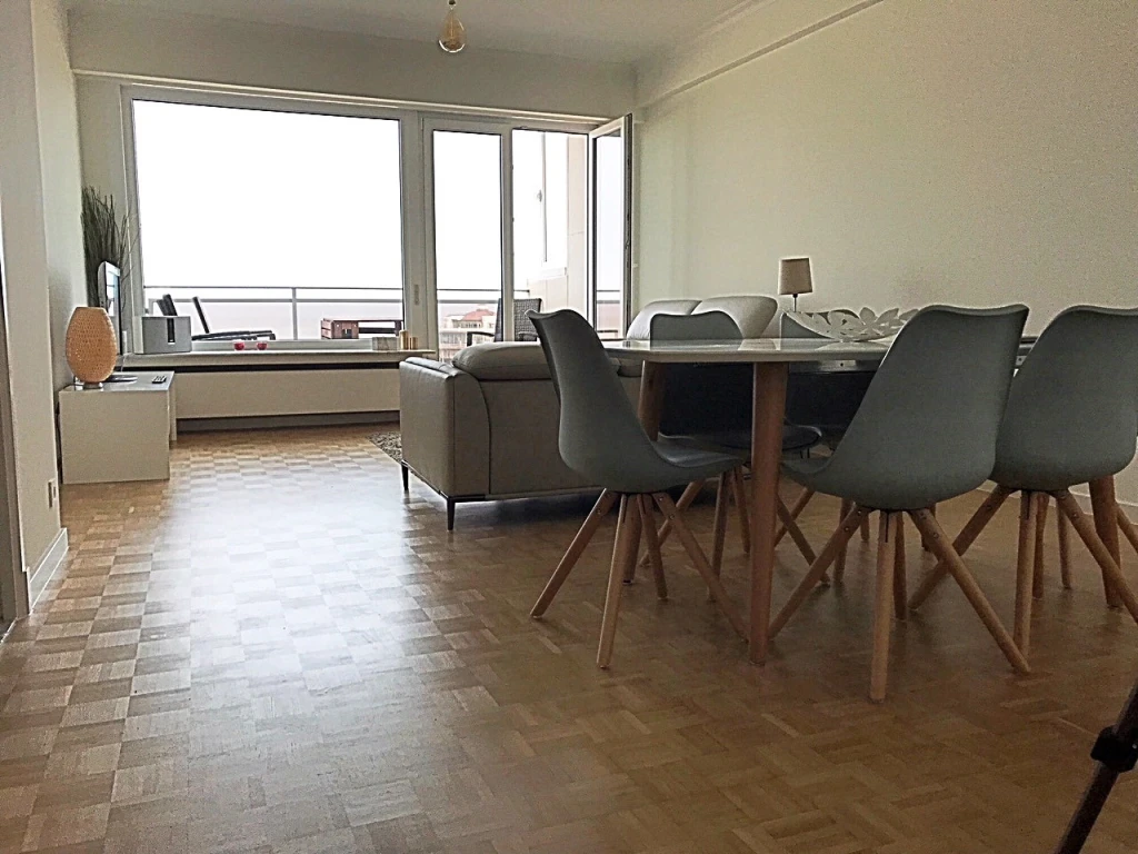 Appartement spacieux avec vue sur la mer