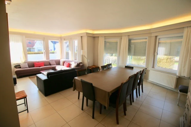 Belle villa Lijsterzang 12 à 14 personnes avec jardin située dans un quartier résidentiel à KOKSIJDE