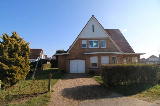 Belle villa Lijsterzang 12 à 14 personnes avec jardin située dans un quartier résidentiel à KOKSIJDE