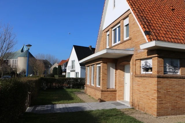 Belle villa Lijsterzang 12 à 14 personnes avec jardin située dans un quartier résidentiel à KOKSIJDE