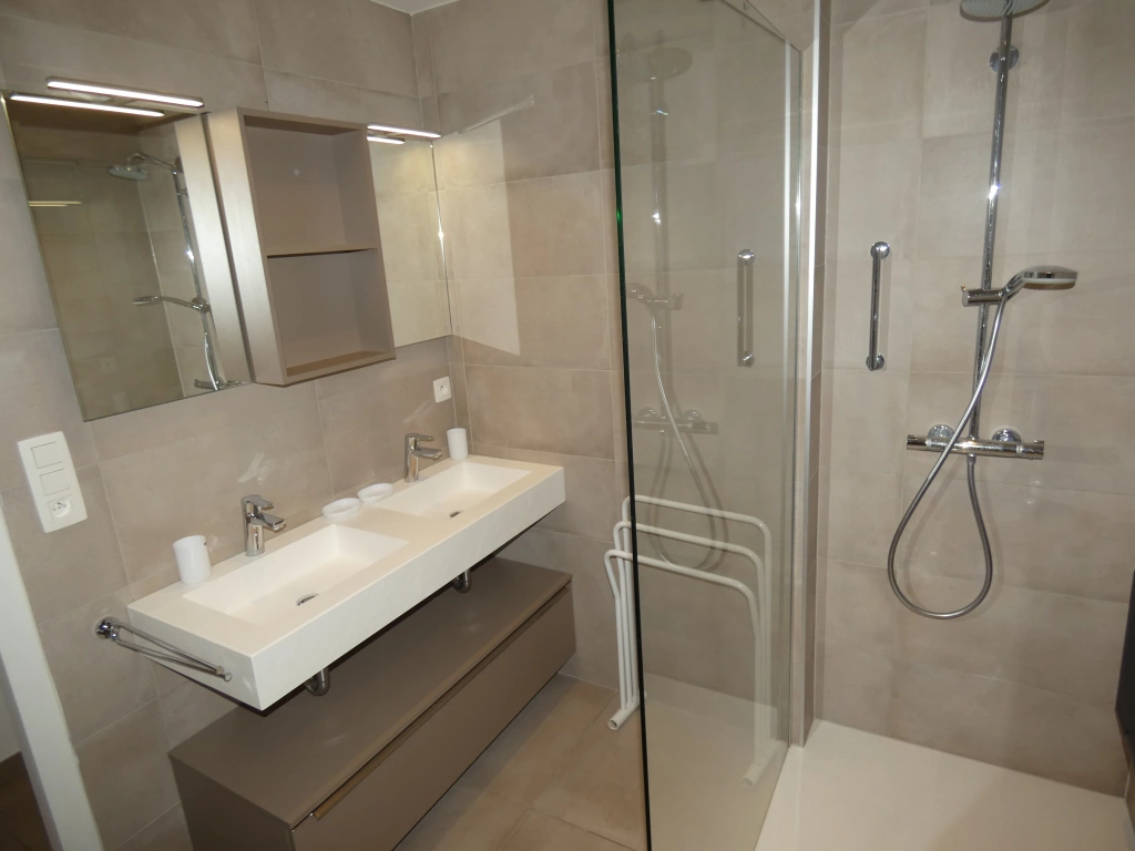 Appartement à MAJESTIC / 9C